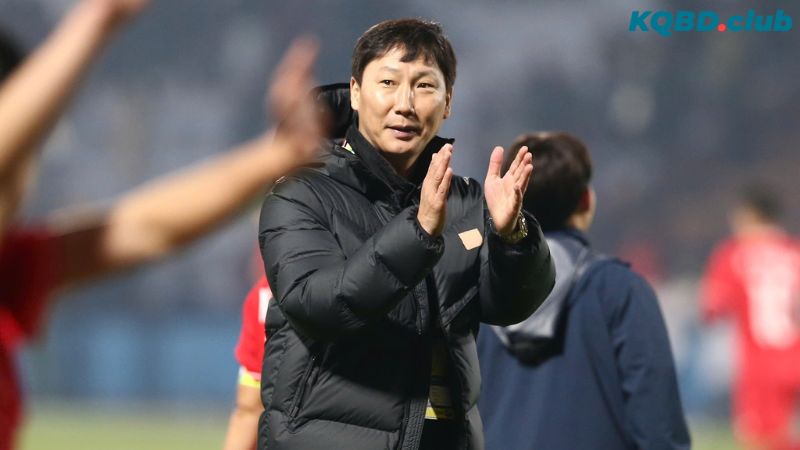 Kim Sang Sik là một huấn luyện viên bóng đá và cũng là cựu cầu thủ người Hàn Quốc